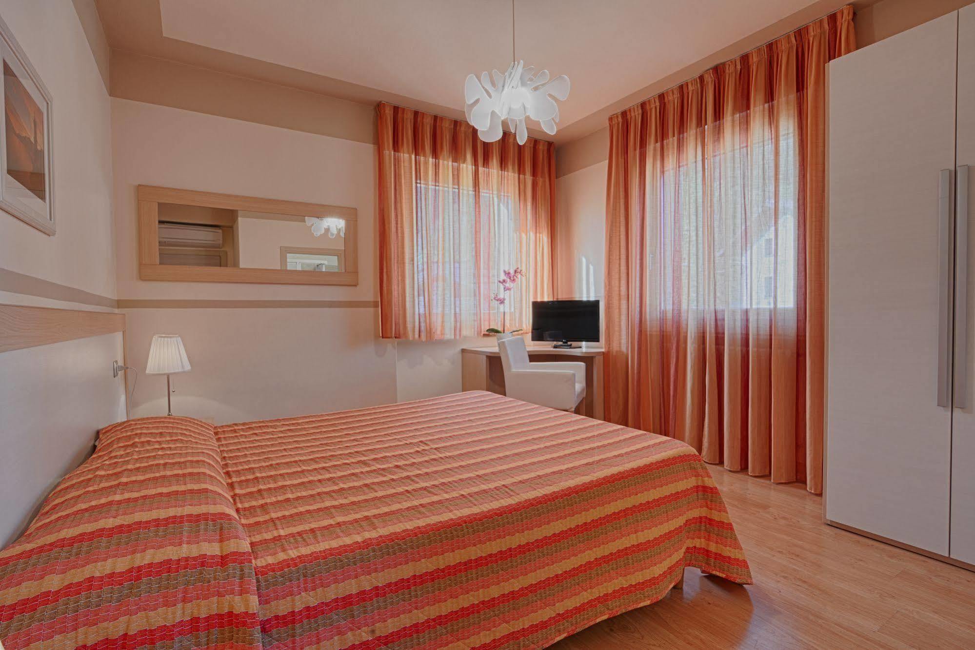 Hotel Europa - Sorico Bagian luar foto