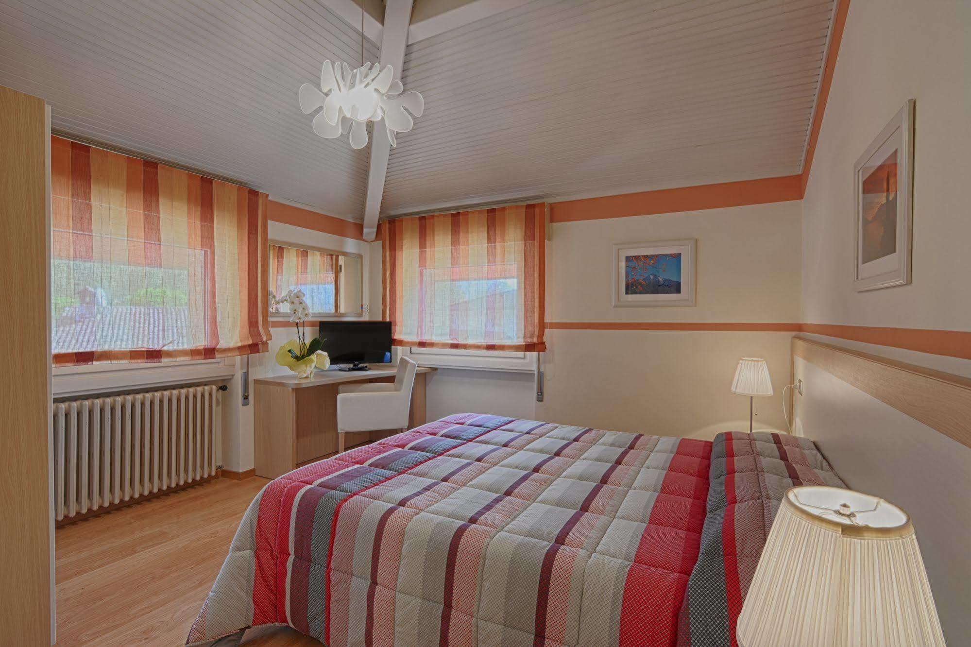 Hotel Europa - Sorico Bagian luar foto
